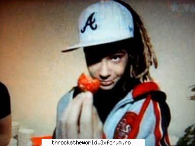 Poze - a8a...Tom va da si voua din capshunik lui;vedetzi - Tom Kaulitz